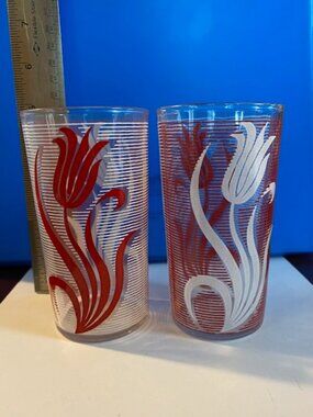 2 Vintage Mid Century Hazel Atlas Red and White Tulip Glasses 40's/50's